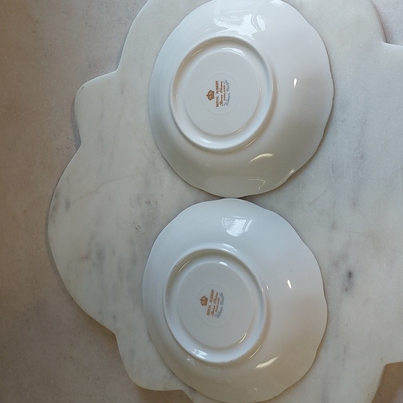 SALE!4 Piece set ROYAL ALBERT  Cups & Saucers- 4 pieces Silver Maple pattern - Picture 5 of 5